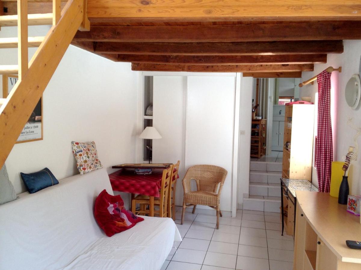 Studio Avec Piscine Privee Jardin Clos Et Wifi A Saint Jean D'Angely エクステリア 写真
